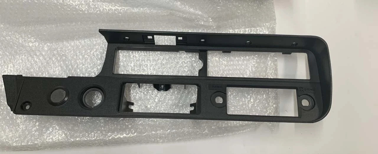 TOYOTA PICKUP 1982–1983 PLAIN BLACK DASH BEZEL – GENUINE