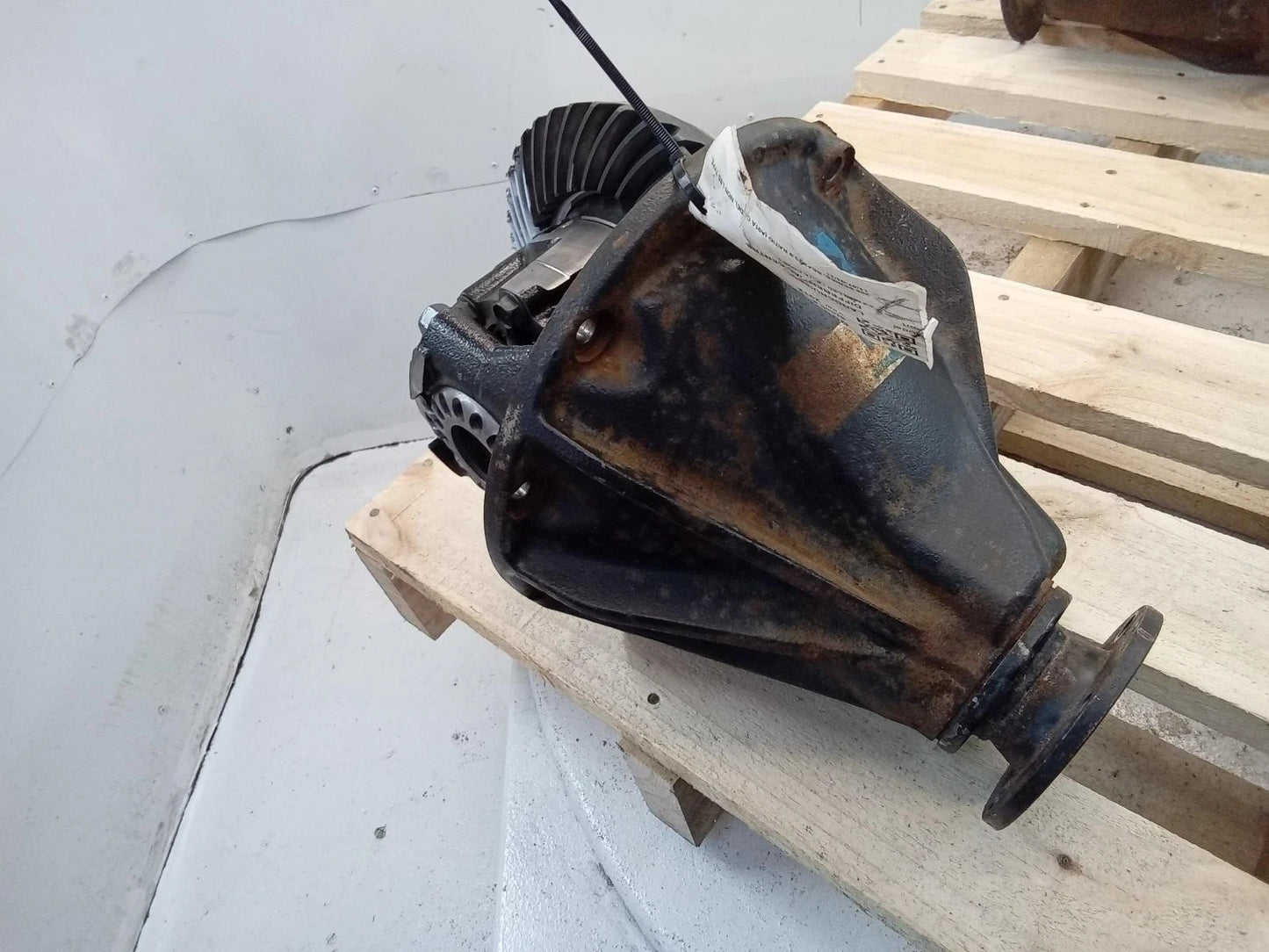 TOYOTA LAND CRUISER 200 SERIES REAR AXLE DIFFERENTIAL CENTRE 39×10=3.9 RATIO