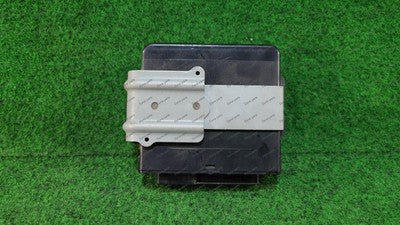 TOYOTA HILUX ECU 4WD CONTROL MODULE (MOUNTED BEHIND GLOVE BOX), P/N 8953371101,