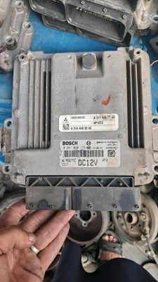 MITSUBISHI FUSO CANTER 3.0L 4P10 DIESEL INJECTORS With ENGINE ECU