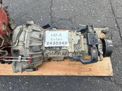 TOYOTA TOYOACE 2011 MANUAL TRANSMISSION XZU568 33000-37302