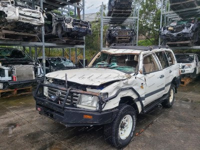 TOYOTA LAND CRUISER100 SERIES LOCKING WHEEL HUB FLANGE WITH BOLTS