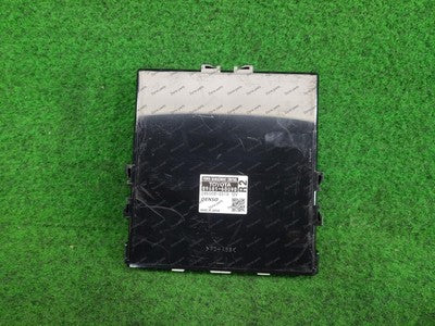 TOYOTA PRADO ECU 150 SERIES, POWER MANAGEMENT CONTROL MODULE (MOUNTED BEHIND GLO