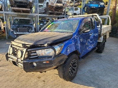 TOYOTA HILUX ECU 4WD CONTROL MODULE (MOUNTED BEHIND GLOVE BOX), P/N 8953371101,