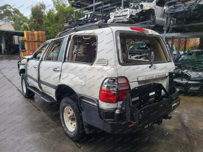 TOYOTA LAND CRUISER100 SERIES LOCKING WHEEL HUB FLANGE WITH BOLTS