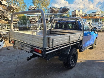 TOYOTA HILUX ECU 4WD CONTROL MODULE (MOUNTED BEHIND GLOVE BOX), P/N 8953371101,