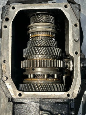 TOYOTA LAND CRUISER H55F 5 SPEED MANUAL TRANSMISSION GEARBOX FOR 3F-3F- 12HT.