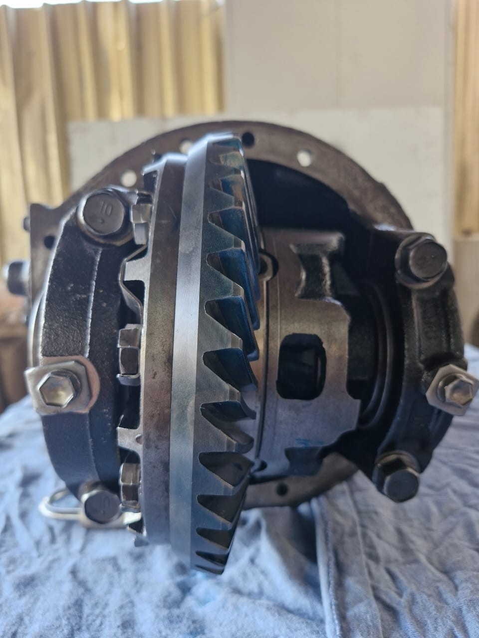 TOYOTA HILUX REAR DIFFERENTIAL LIMITED SLIP DIFF LOCK TYPE 11X41 RATIO