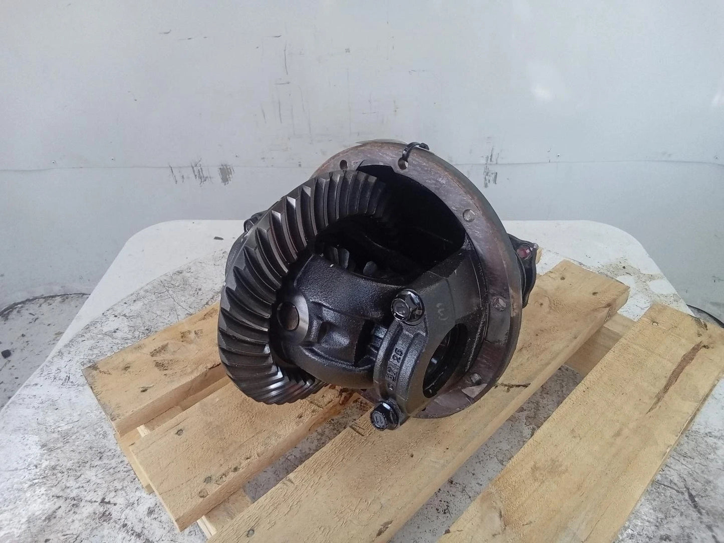 TOYOTA HILUX REVO REAR DIFFERENTIAL DIESEL 12X43=3.583 RATIO 2016-2025