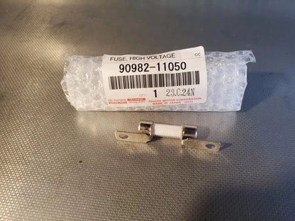 GENUINE LEXUS LS500,500H, LS SERIES HIGH VOLTAGE AC PUMP FUSE 90982-11050