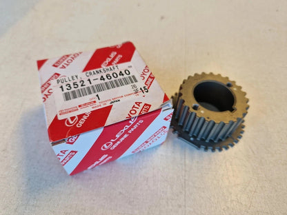 GENUINE TOYOTA PROGRES, BREVIS, ARISTO CRANKSHAFT TIMING GEAR PULLEY 13521-46040