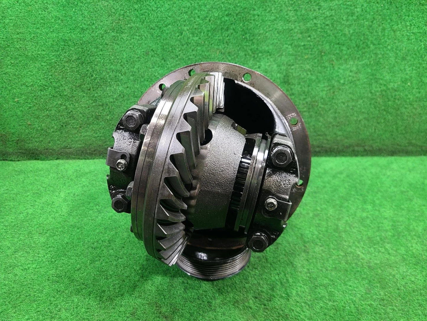 NISSAN PATROL Y61 ZD30 REAR LOCKING DIFFERENTIAL 3.909 RATIO