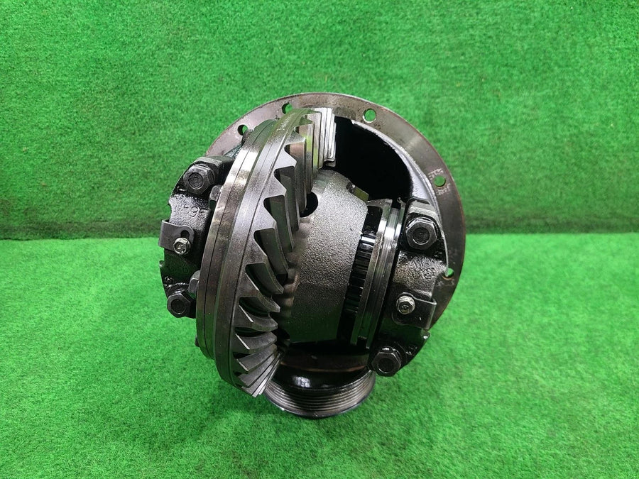 NISSAN PATROL Y61 ZD30 REAR LOCKING DIFFERENTIAL 3.909 RATIO