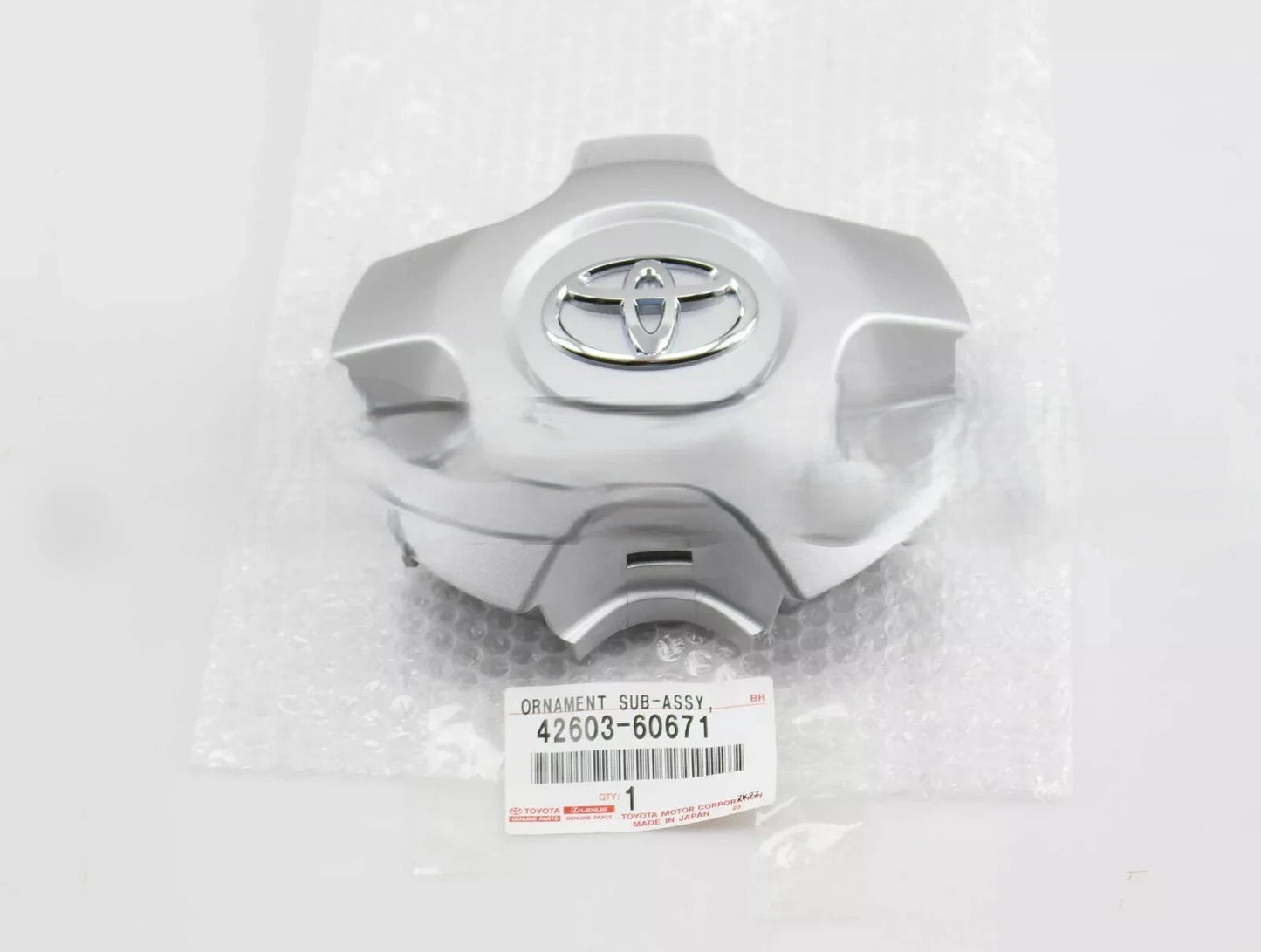 GENUINE TOYOTA ORNAMENT SUB-ASSY, WHEEL HUB (FOR FRONT) 42603-60671