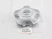 GENUINE TOYOTA ORNAMENT SUB-ASSY, WHEEL HUB (FOR FRONT) 42603-60671