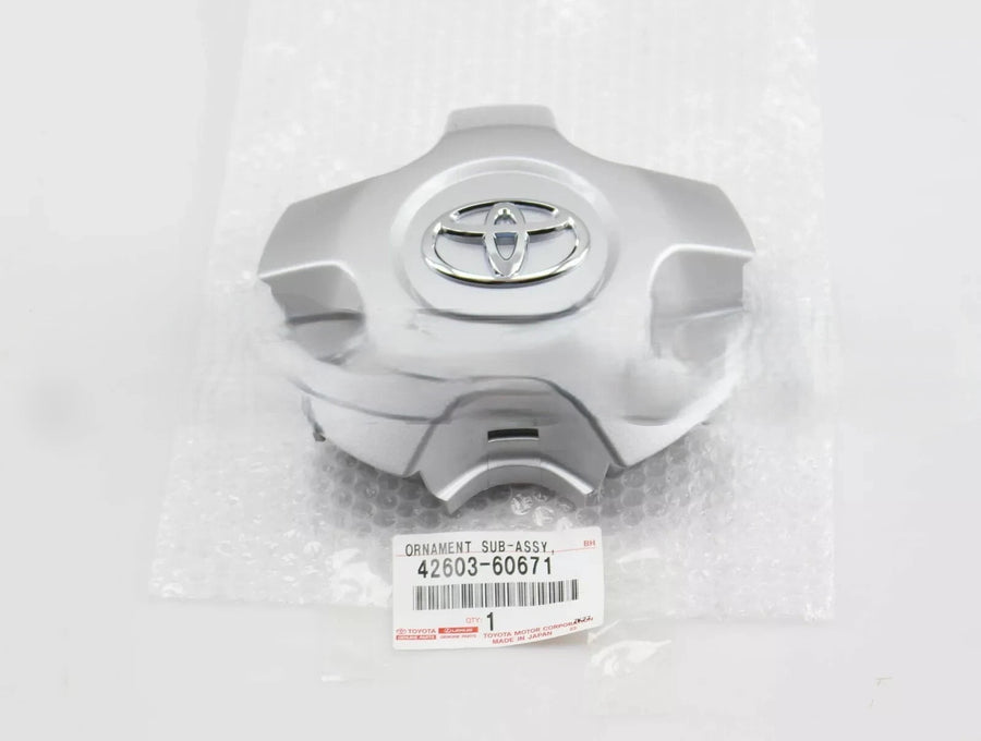 GENUINE TOYOTA ORNAMENT SUB-ASSY, WHEEL HUB (FOR FRONT) 42603-60671