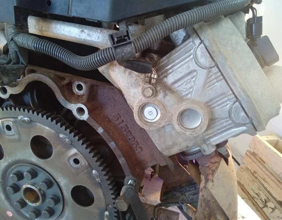 TOYOTA LAND CRUISER 100 SERIES ENGINE 4.7L PETROL 2UZ-FE ELECTRONIC TYPE THRO