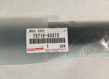 GENUINE TOYOTA  MOULDING ASSY, FRONT DOOR BELT, LH 75720-60021