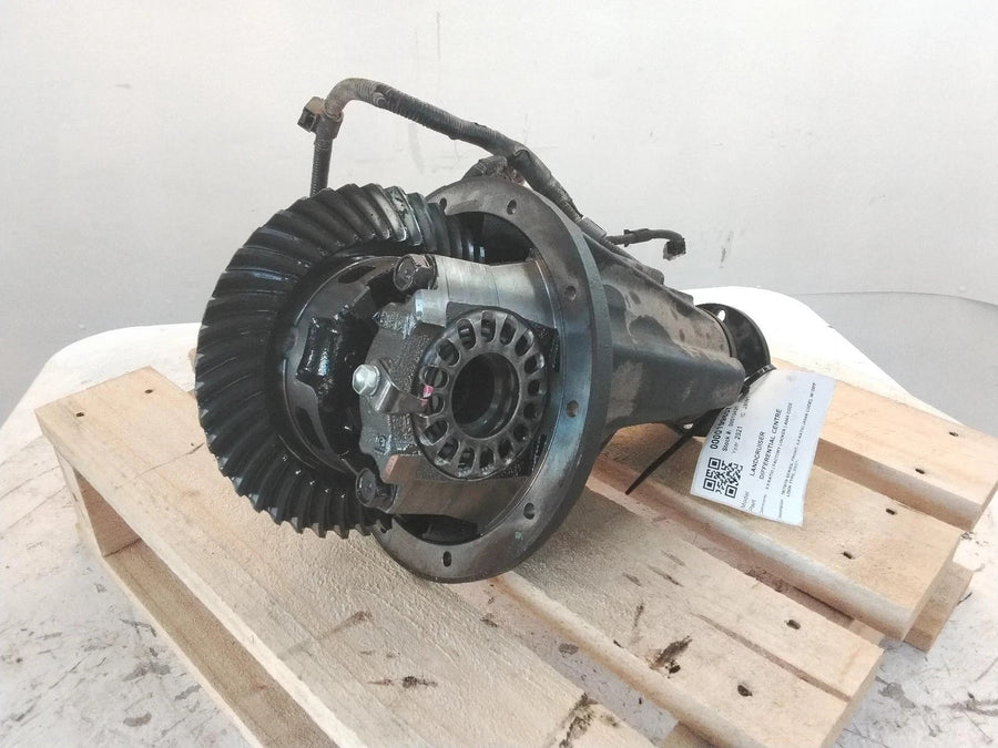 TOYOTA LAND CRUISER 76/78/79 SERIES DIFFERENTIAL FRONT CENTRE 11X43=3.9 RATIO