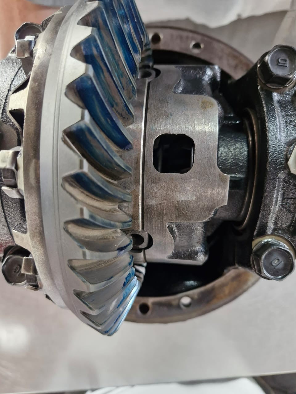 TOYOTA HILUX REAR DIFFERENTIAL 11X43 RATIO LIMITED SLIP DIFF LOCK TYPE