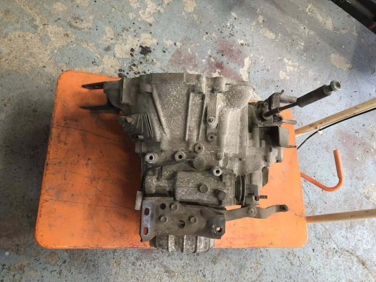 TOYOTA CARINA FF TRANSMISSION 1.6L MANUAL 5-SPD AE92 4AGE 30300-12440