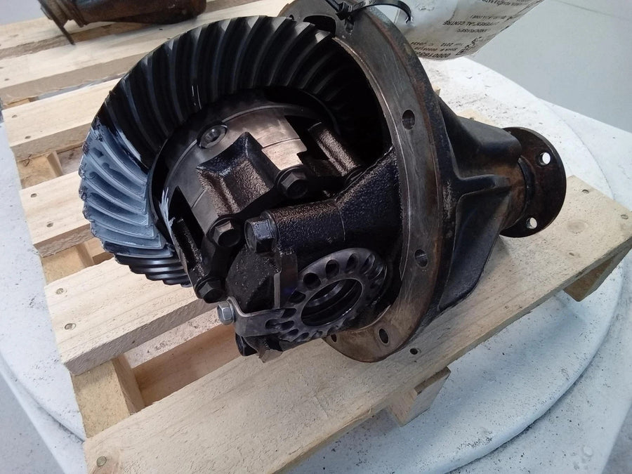 TOYOTA LAND CRUISER 200 SERIES REAR AXLE DIFFERENTIAL CENTRE 39×10=3.9 RATIO